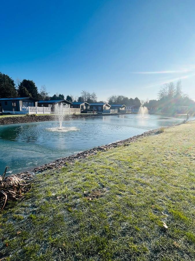 Loki'S Retreat Lodge With Hot Tub York Eksteriør billede